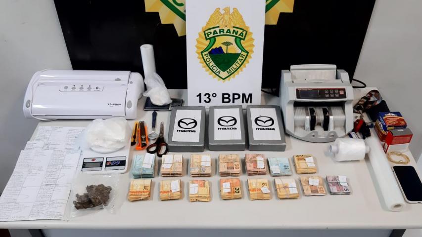 Em Curitiba, PM prende homem e apreende 3,7 quilos de cocaína, uma seladora a vácuo e mais de R$ 34 mil