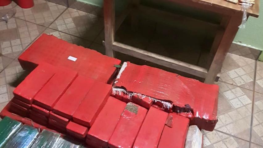 PM apreende 201kg de maconha e 339 munições em Mandaguari, no Norte do Estado