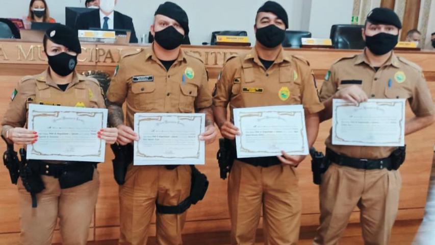 policiais_militares_pertencentes_a_2a_cia_do_20obpm_recebem_mocao_de_aplausos_na_camara_municipal_de_curitiba.jpg
