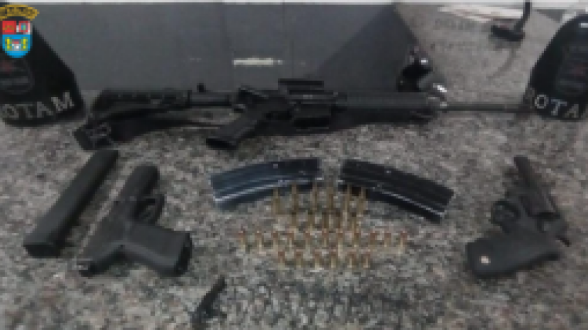 PM prende quatro homens e apreende três armas de fogo logo após um homicídio em São José dos Pinhais, na RMC