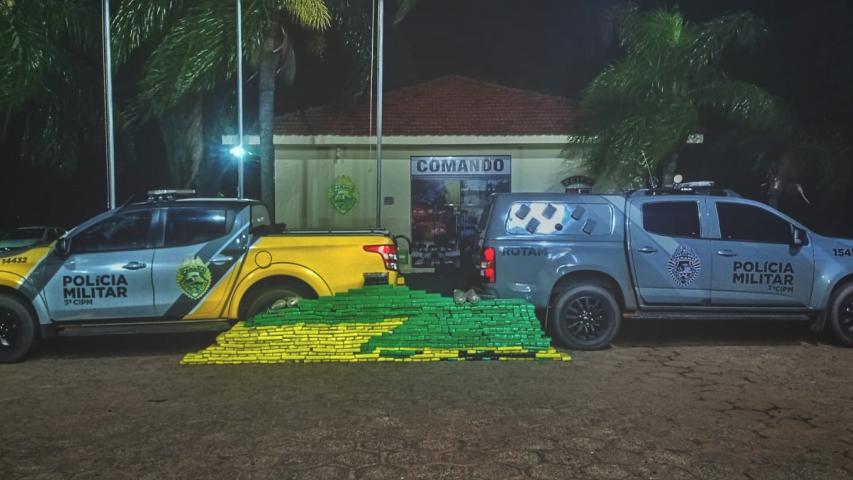 PM apreende 510 kg de maconha em Planaltina do Paraná.